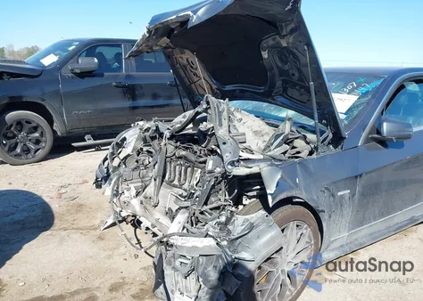 2012 Mercedes-Benz E 350 z USA, uszkodzony, nr VIN WDDHF5KB9CA600663